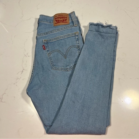 Levi’s Wedgie Skinny Distressed Light Wash Jeans 28 - Picture 15 of 15